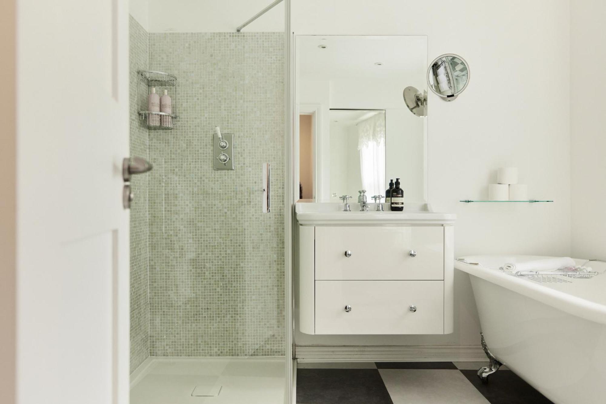 The Designers Suite Kensington - Stylish 1Bdr Flat Лондон Екстериор снимка