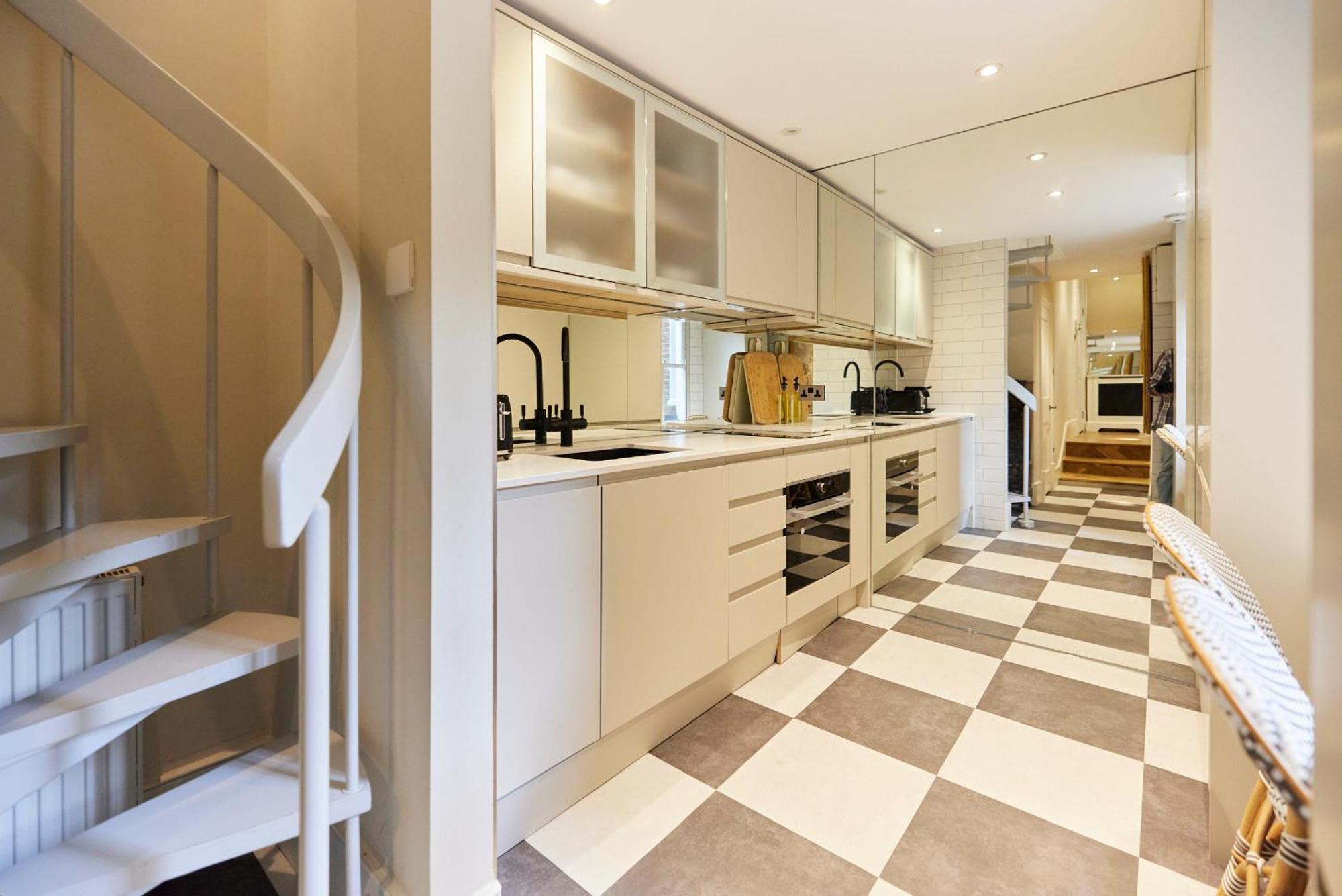 The Designers Suite Kensington - Stylish 1Bdr Flat Лондон Екстериор снимка
