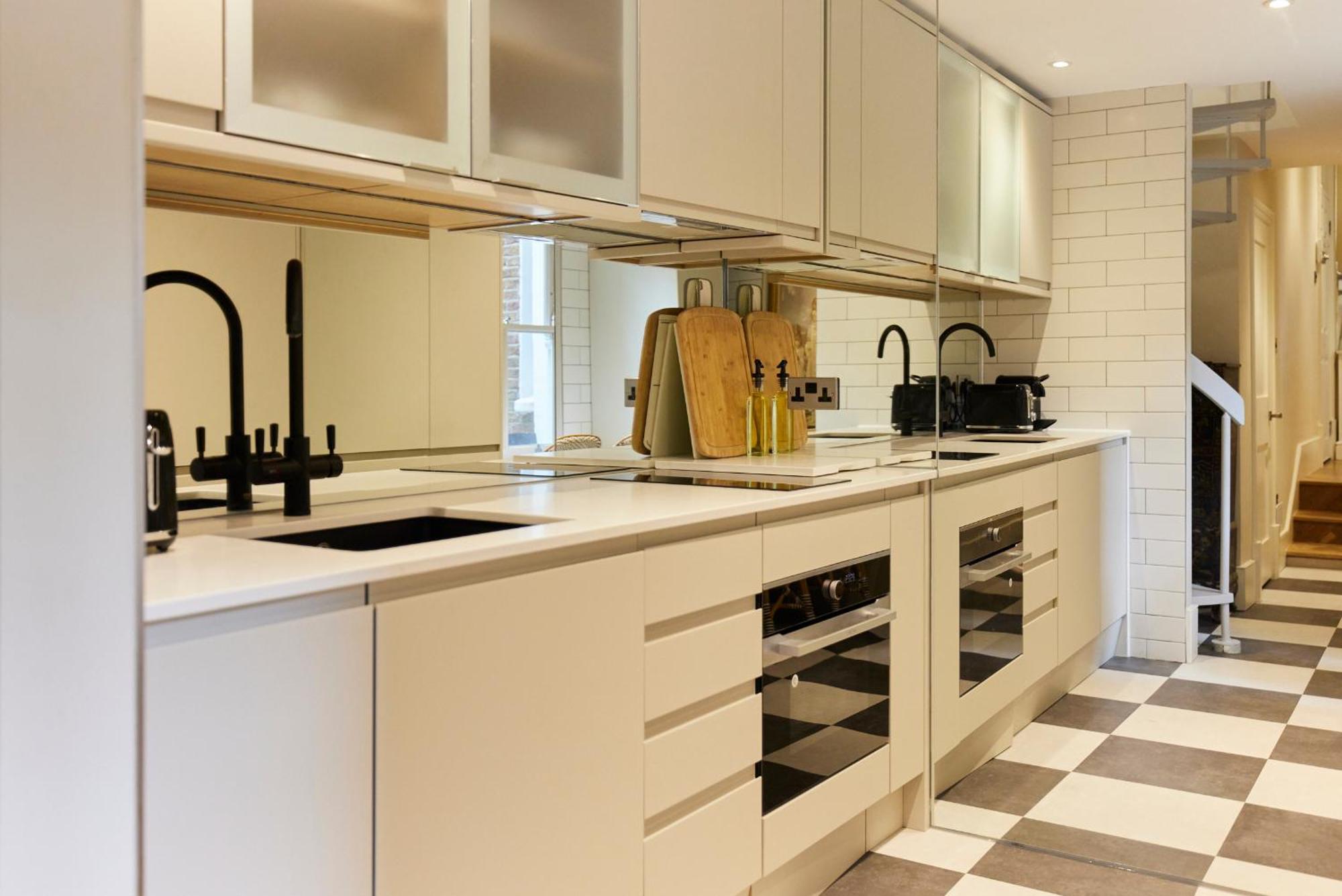 The Designers Suite Kensington - Stylish 1Bdr Flat Лондон Екстериор снимка